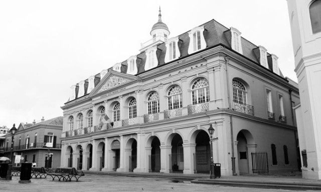 Black and white image of the Louisiana State Museum, The Cabildo, which represents the historic restorations performed by Pascal Architects in New Orleans, LA